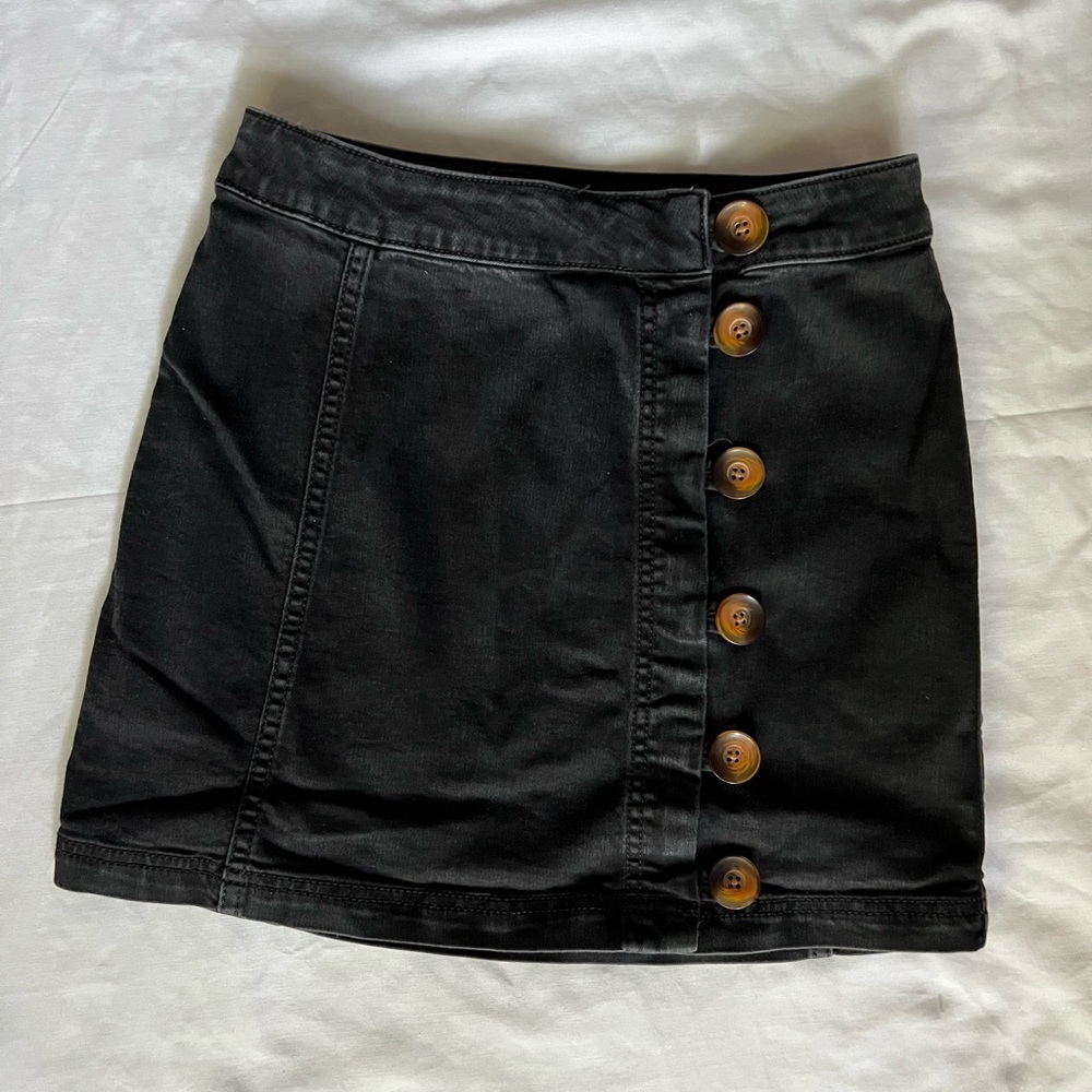 Black Free People button front skirt/size 2